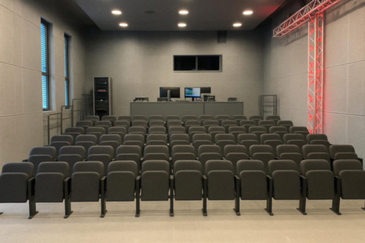 Ostrołęcka Wiosna Teatralna 2026 – Zaproszenie na spektakle