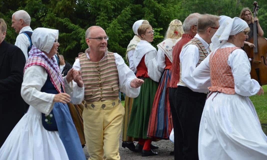 Obchody Zielonych Świątek w Ostrołęce: Jak uczcić tę wyjątkową okazję?